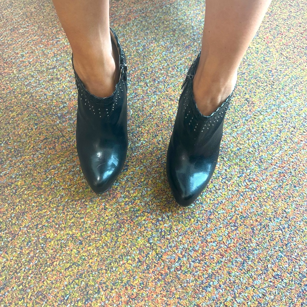 Enzo Angiolini leather booties